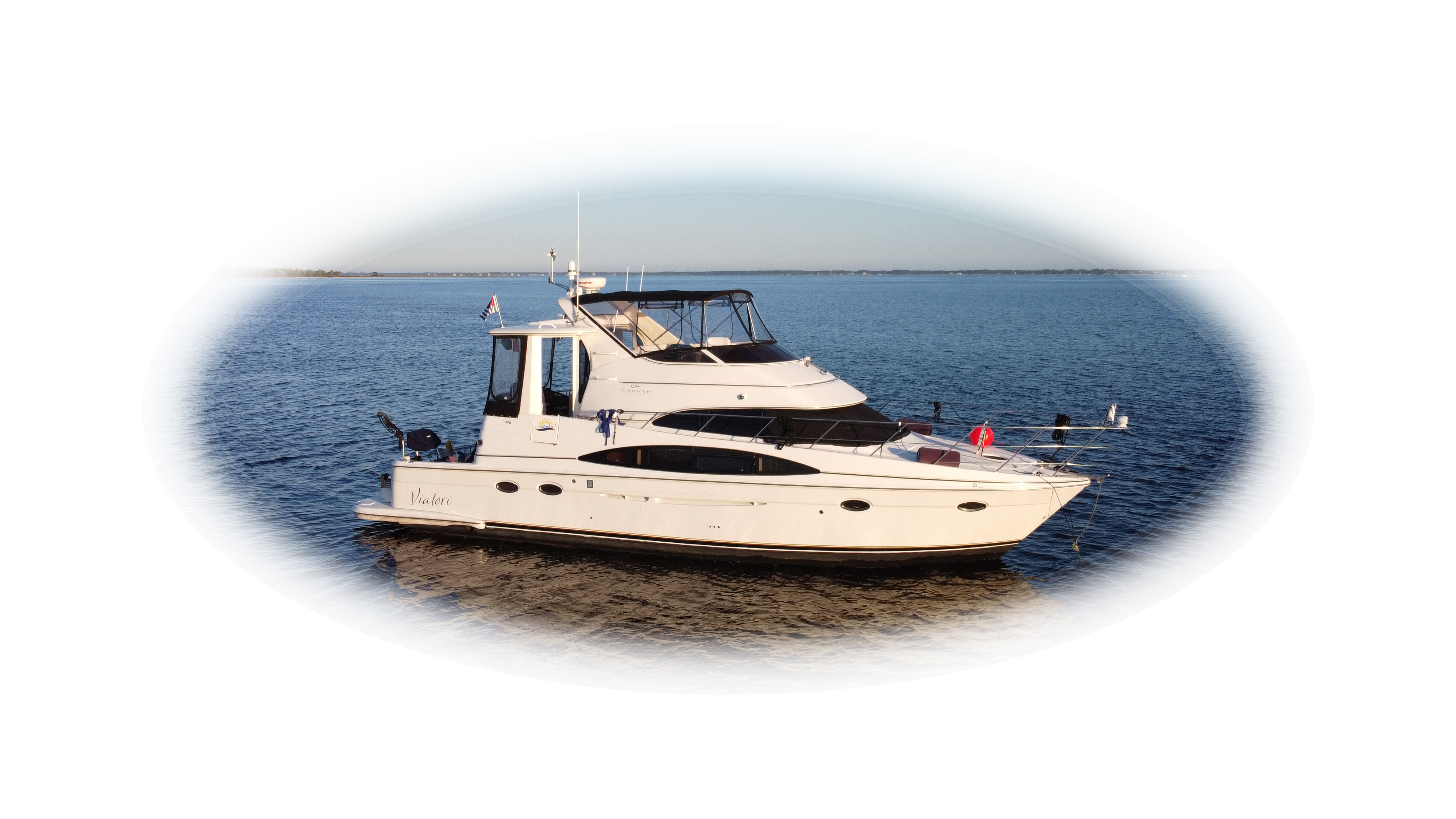 Viatori Carver 444 at anchor